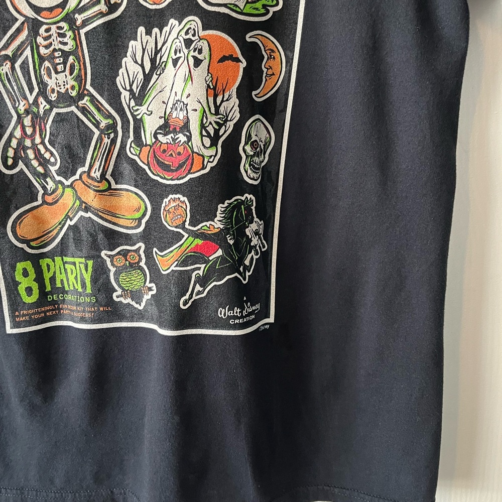 Disney 100 Mickey & More Halloween Party Stickers Style D100 T-Shirt Medium - Picture 5 of 9